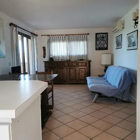 Marinella, Sardegna מלון דירות 3*